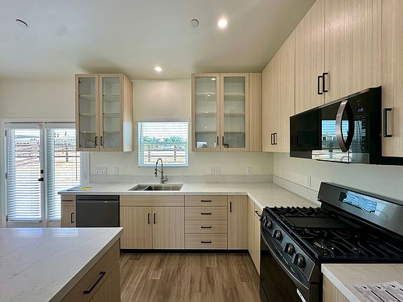 5th image of 28859 Wickerd Rd