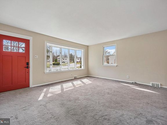 3rd image of 203 Spruce Rd