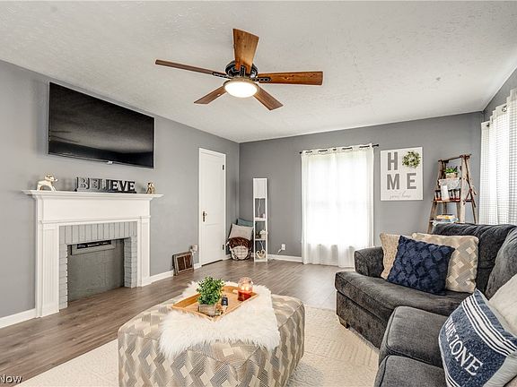5th image of 327 Hetrick Dr