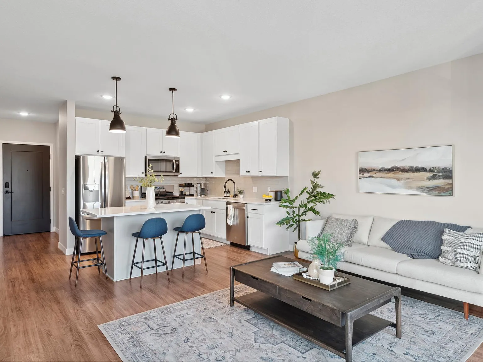 1 bed, 1.0 bath, 899 sqft, $2,522 — Photo 3
