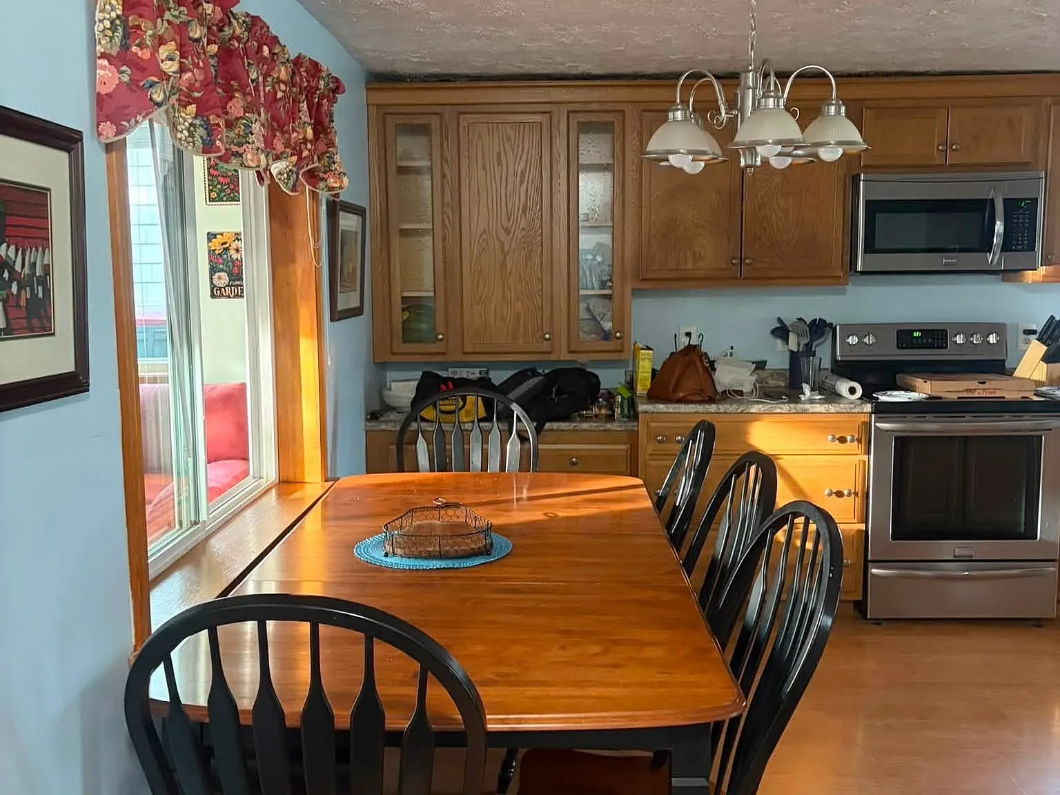 3 bed, 1564 sqft, $3,200 — Photo 3