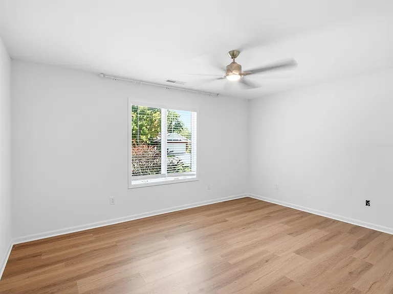 3711 Shadow Glen Ct — Photo 5