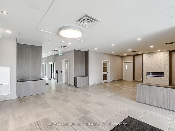 3rd image of 150 Oak Park Blvd #220