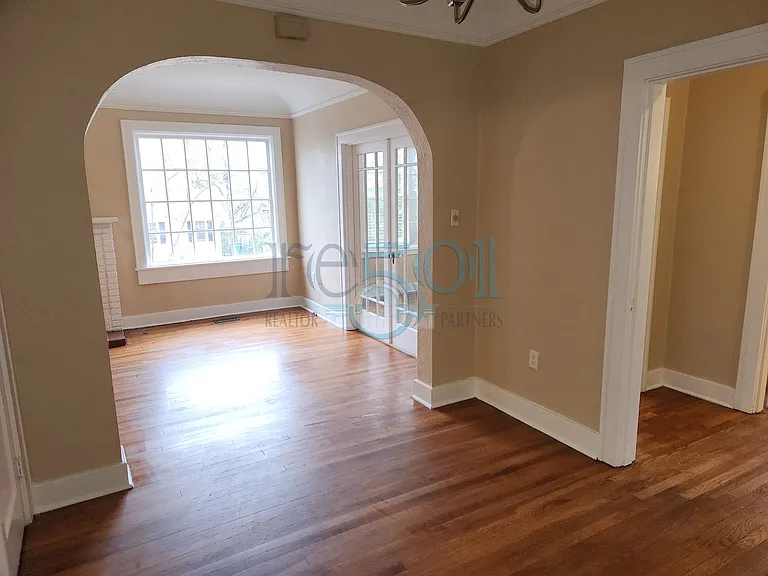 119 N Monroe St — Photo 19