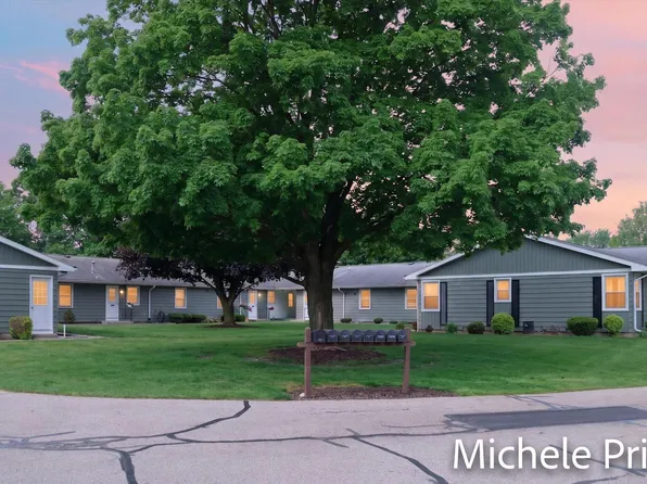 5160 Southglow Ct SE, Kentwood, MI 49508