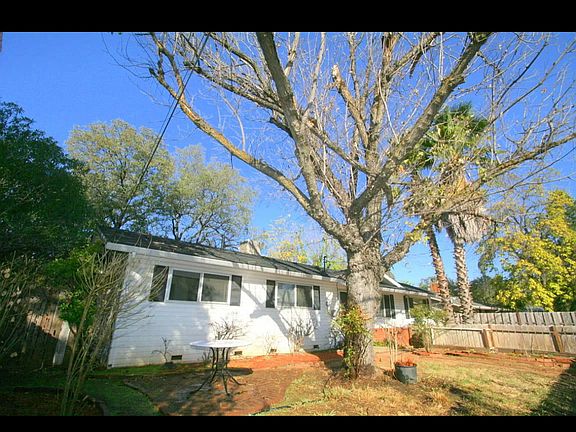 2nd image of 2290 Victor Ave