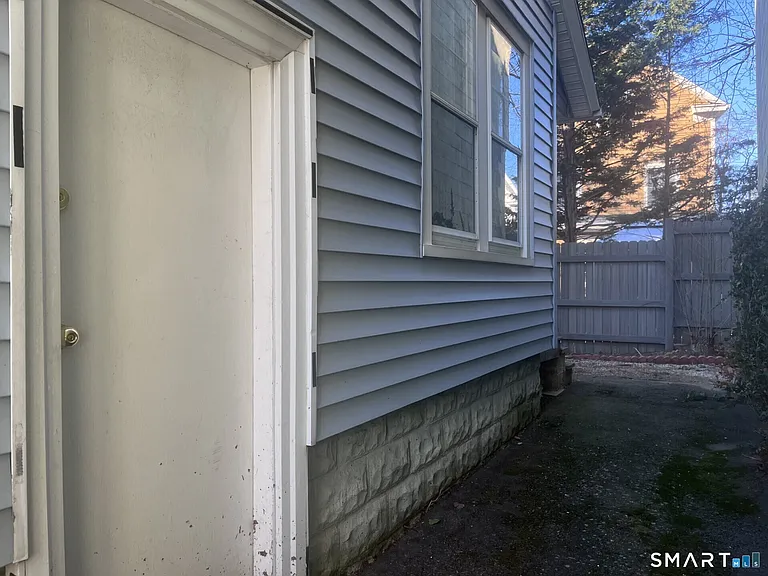 124 Thorpe St — Photo 21
