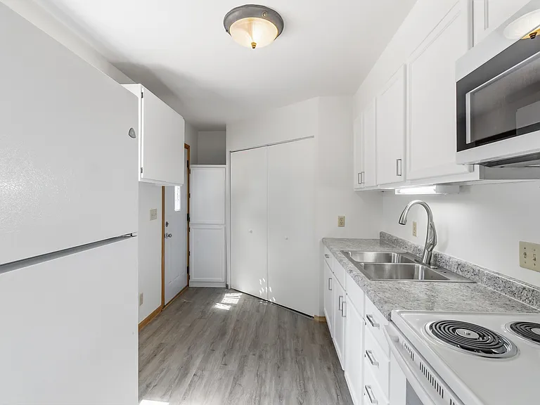 3485 Hargrove St — Photo 10