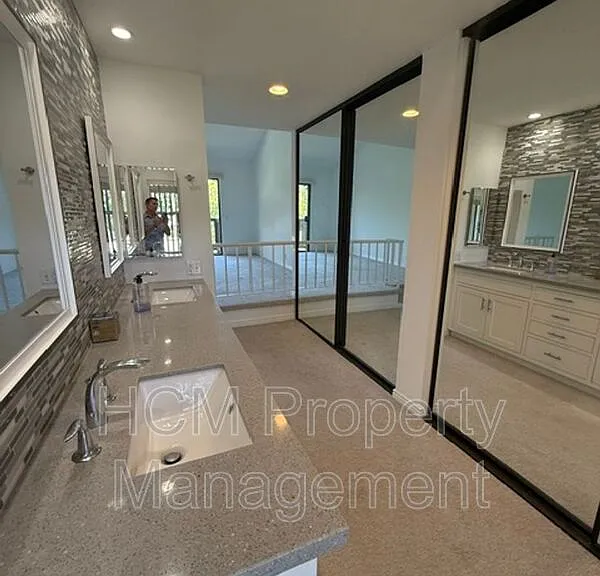 19 Viejo — Photo 16