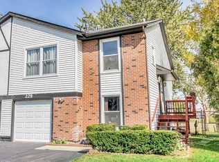 229 Hywood Ln, Bolingbrook, IL 60440