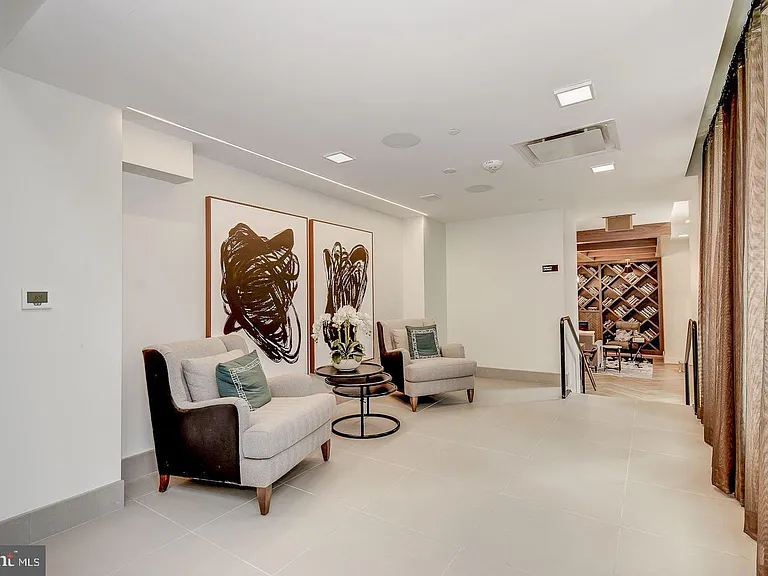 1411 Key Blvd #406 — Photo 4