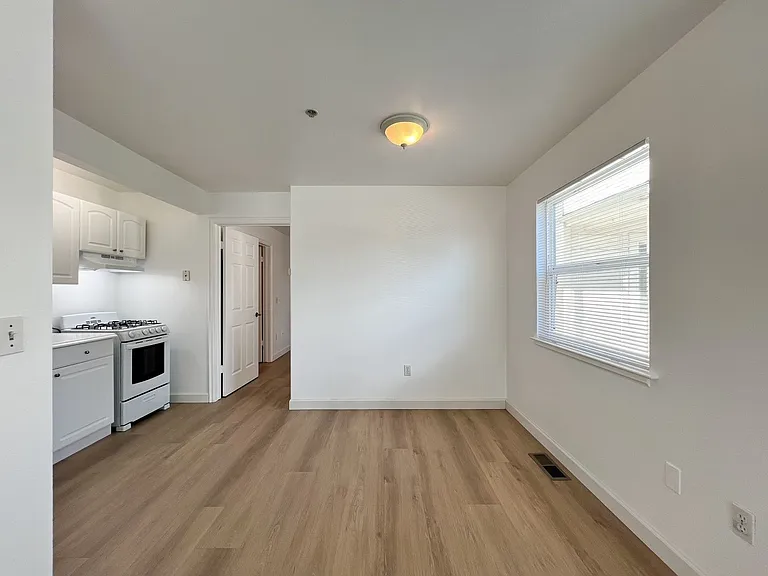 Calistoga Avenue, 1356 — Photo 32