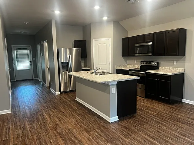 48334 Fox Hollow Blvd — Photo 3
