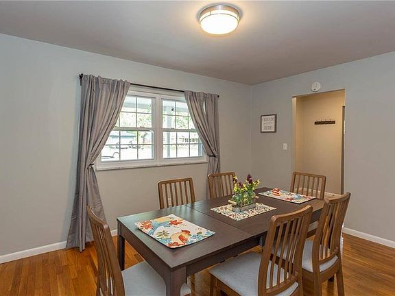 4th image of 8027 Richardt St