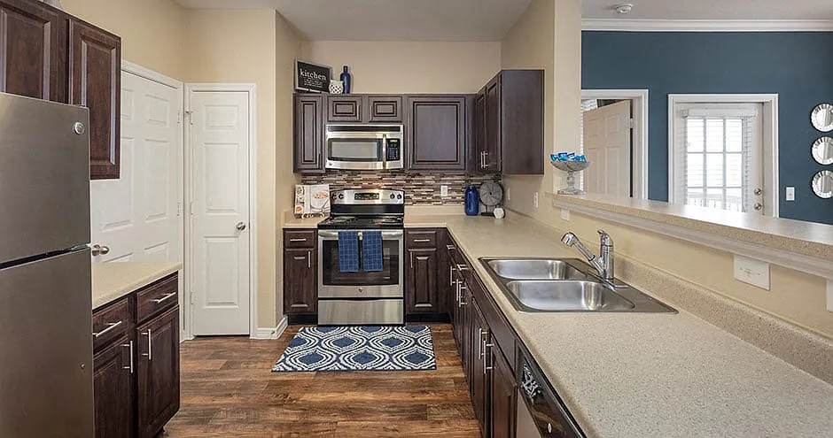 The Manor Homes of Arborwalk Apartments — Photo 2
