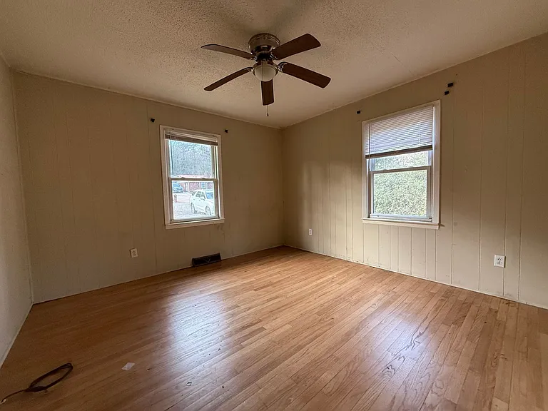 406 N Rutherford St — Photo 6