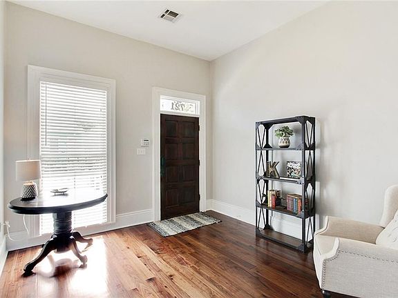 3rd image of 721 Foucher St