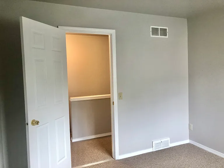 4 Dunraven Ct — Photo 12