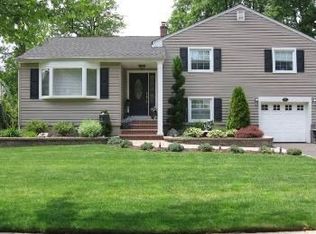 71 Garden Oval, Springfield, NJ 07081