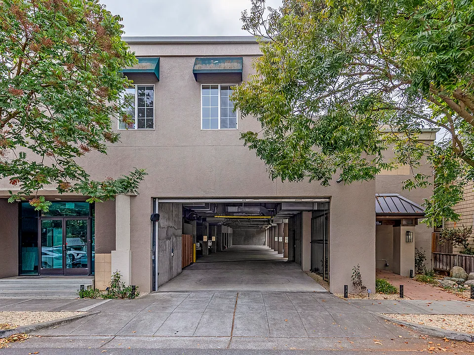 568 Glenwood Ave #3