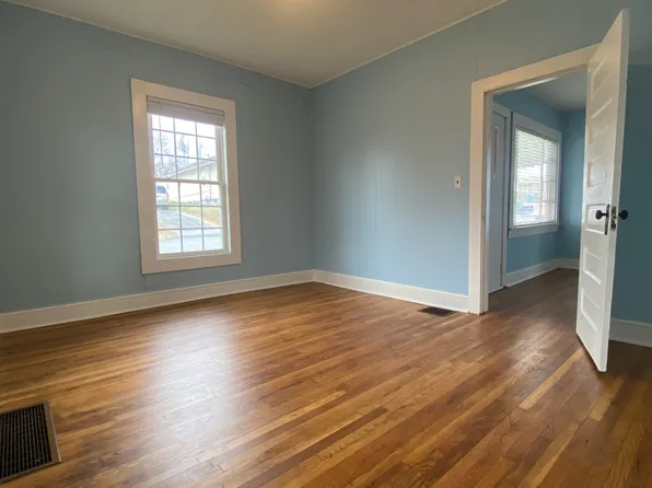 313 W Chilhowie Ave, Johnson City, TN 37604