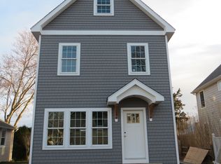 16 Whitney Ave, Old Saybrook, CT 06475