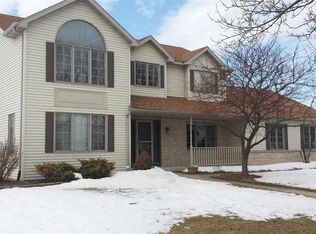 866 Chalfont Dr, Sun Prairie, WI 53590