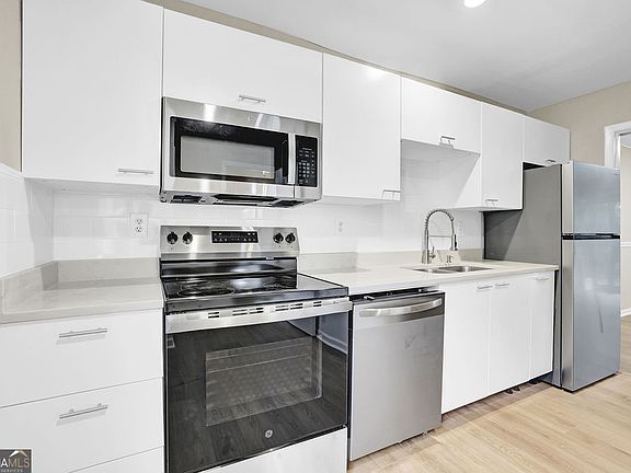 2nd image of 3312 Northcrest Rd APT C