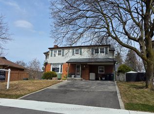 9 Crestview Ave, Brampton, ON L6W 2R7
