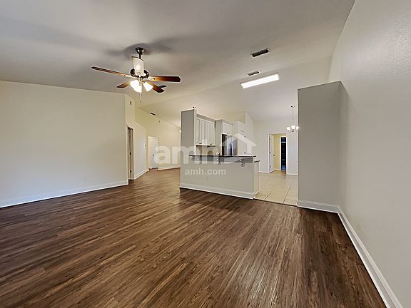 5th image of 481 Augustine Ct