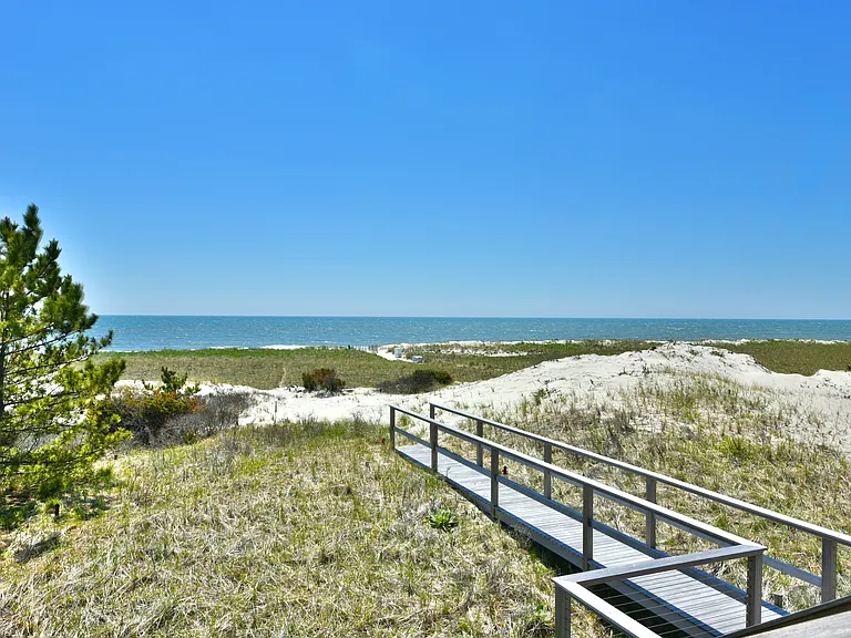 451 Dune Rd — Photo 47