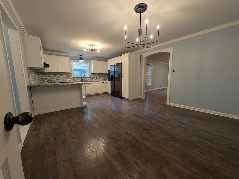 107 W Cooper St — Photo 8