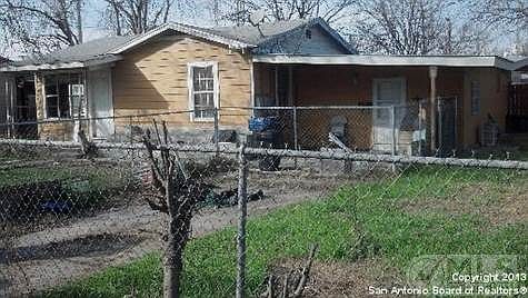 2nd image of 1311 Vickers Ave