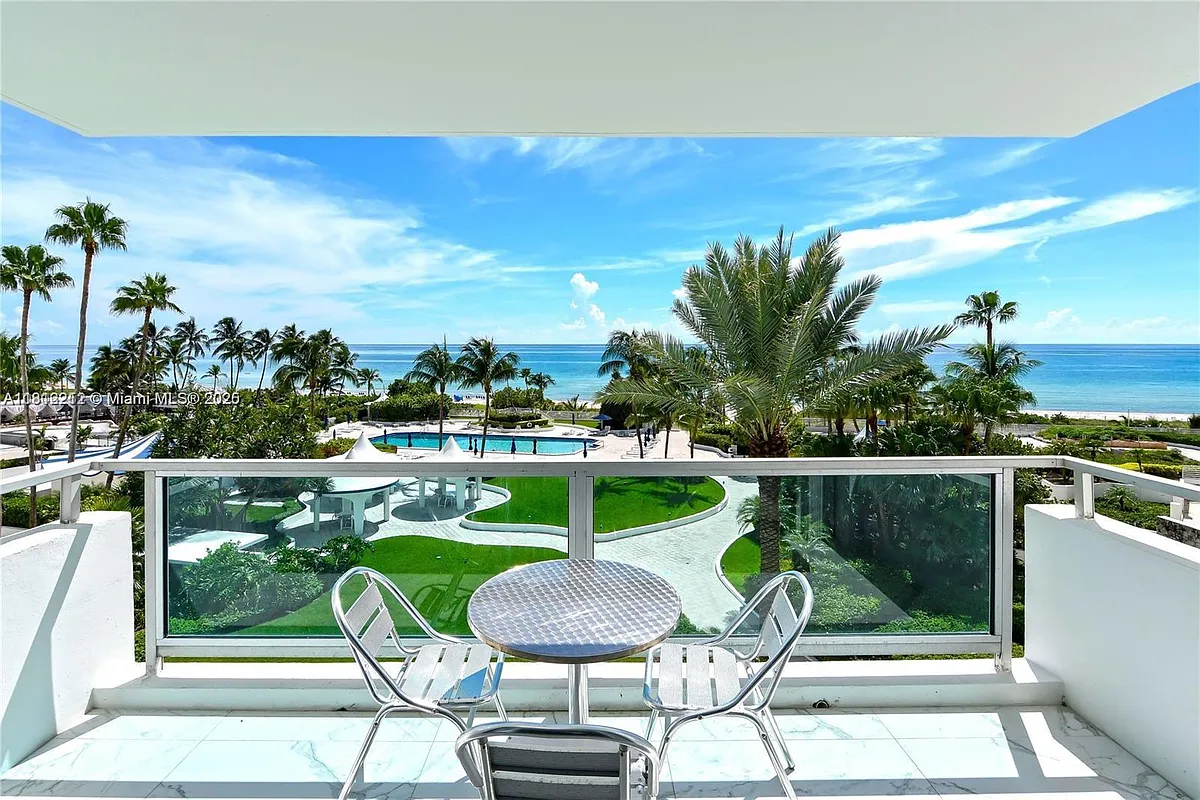 Building Photo - 5151 Collins Ave #619
