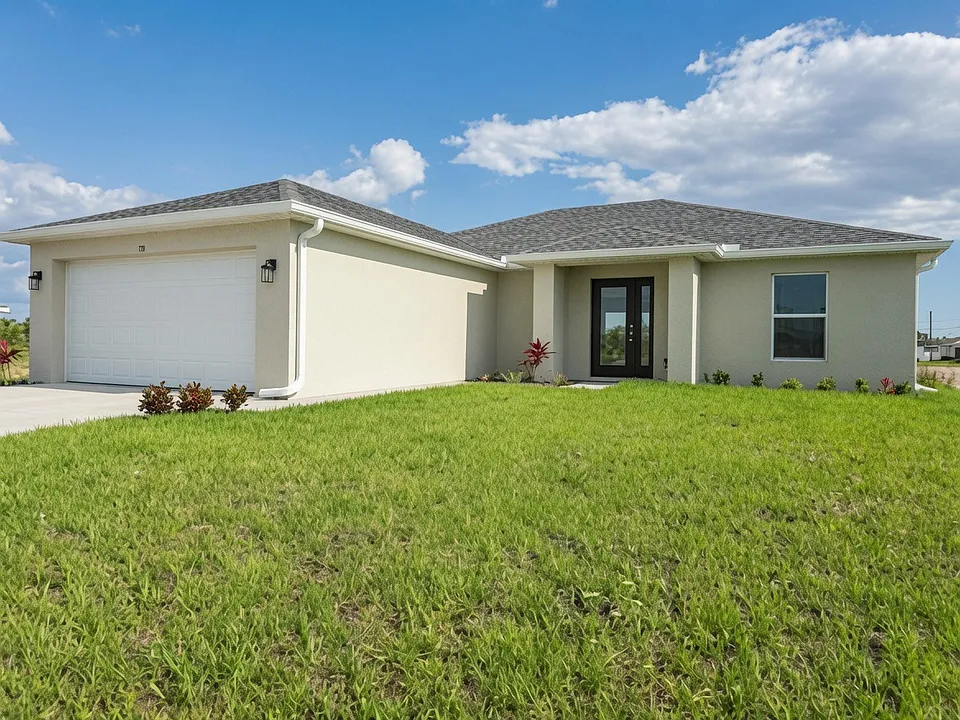 318 NW 20th St
