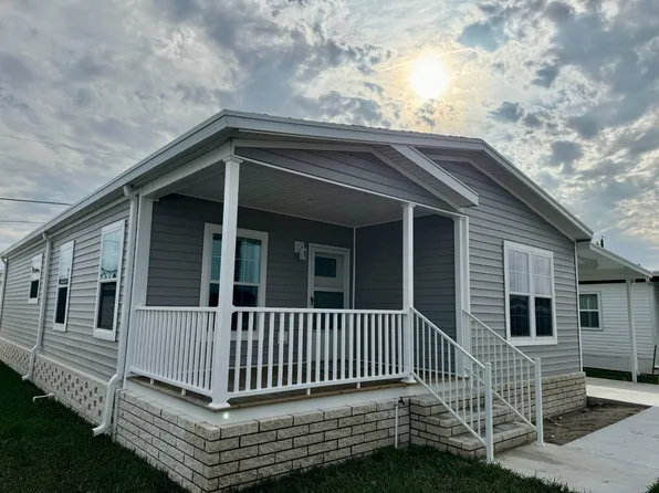 1283 Jamestown Dr, Daytona Beach, FL 32119