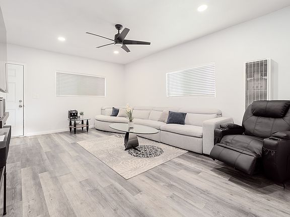 4th image of 619 S 30th St