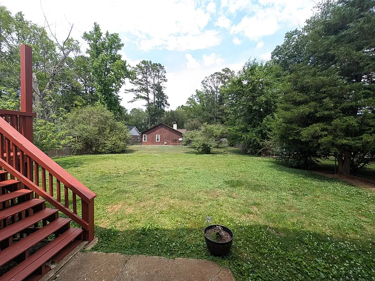 1060 Sandy Springs Rd NW — Photo 29