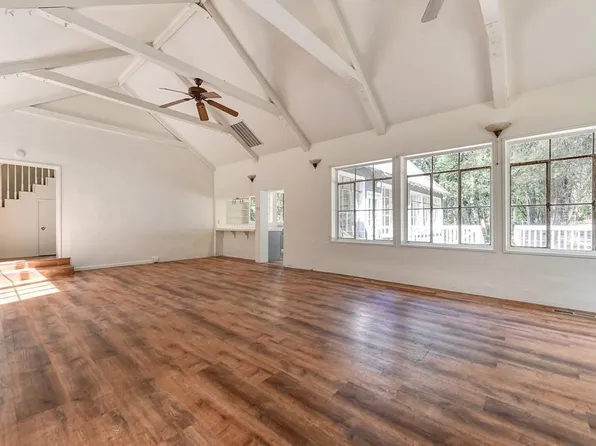 24205 Pine Grove Pl, Colfax, CA 95713