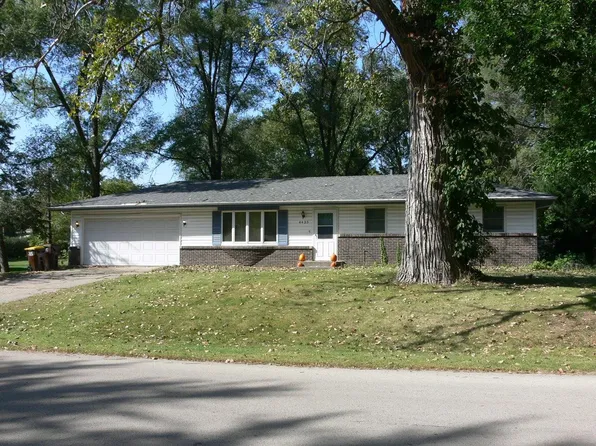 4435 Scarlet Oak Dr, Rockford, IL 61109