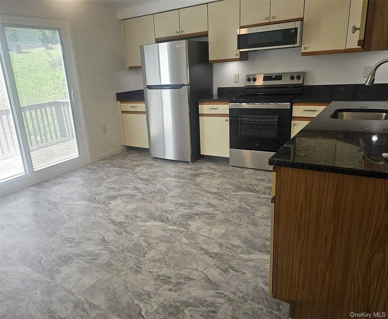 2 bed, 1.0 bath, 760 sqft, $2,100 — Photo 4