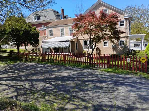 286 W Kleinhans St #1, Easton, PA 18042