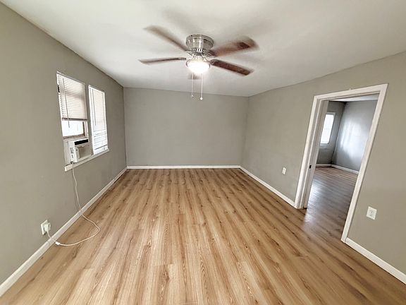 2nd image of 3304 W Cesar E Chavez Blvd Unit B