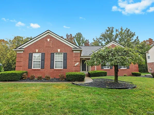 3415 Wall St, Canton, MI 48188