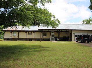 305 S 6th St, Flippin, AR 72634