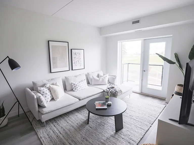 30 University Cres — Photo 16