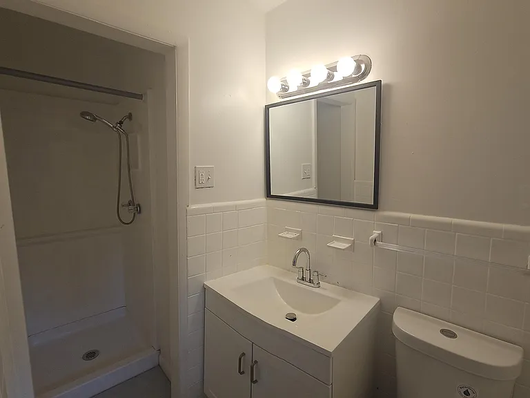 909 Ashland Ave — Photo 16