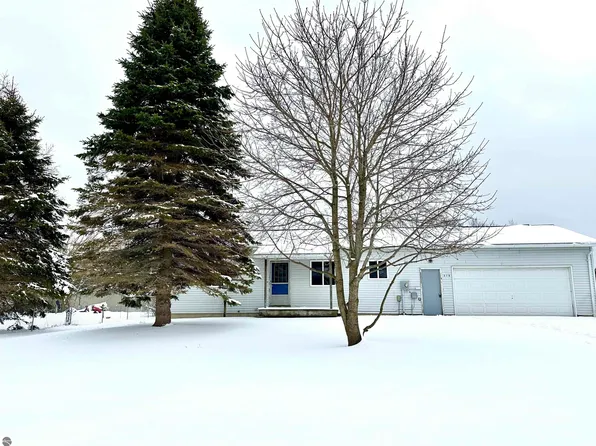 315 Kuhn Dr, Buckley, MI 49620
