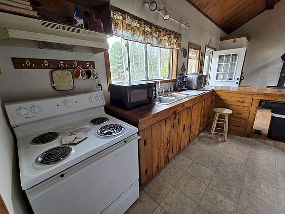 3rd image of 139 Carrabassett Road