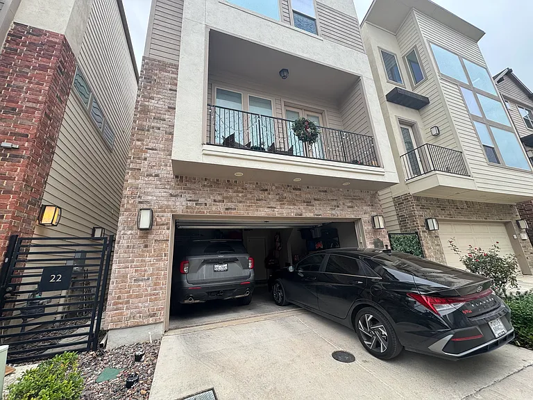 3831 Harry Wurzbach Rd #21 — Photo 4